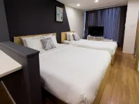 Vistacay Hotel Worldcup Hotels near Seri World
