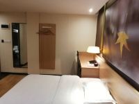 7天连锁酒店(阳新大道店) - 高级大床房