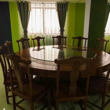 Zi'anran Hotel (Mengzhou Jixiang Lake Branch)
