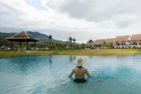 พูลแมน หลวงพระบาง - สระว่ายน้ำแบบอินฟินิตี้