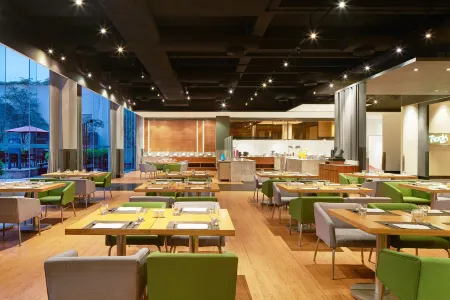 Aloft Nanhai Foshan Отели рядом с достопримечательностью «Neusoft Institute Guangdong»