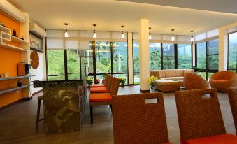 Sayan Four Seasons Bed and Breakfast