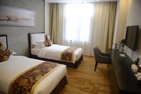 Kinghand Court Holiday Inn Отели рядом с достопримечательностью «Lotus Grand View Garden»