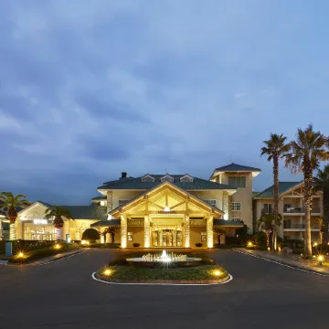 The Suites Hotel Jeju Отели рядом с достопримечательностью «Тематический парк Chocolate Land»