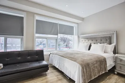 Toronto Rooms and Suites Hotels in Dufferin Grove