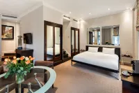 Radisson Blu Hotel, London Euston Square - parking