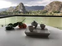 Xiyue Xiaozhu Hostel - Mountain view