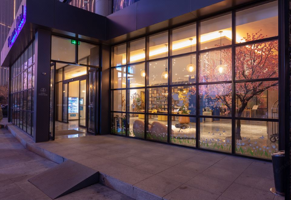 3. 엘레강스 호텔 ..