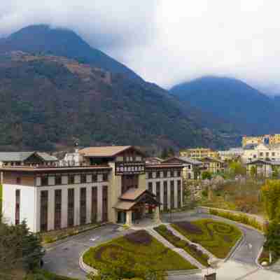 海螺溝貢嘎翔雲懸崖温泉酒店 Hotel Exterior