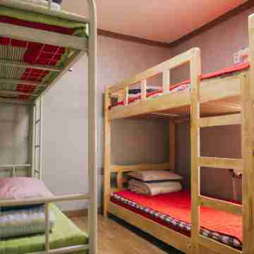 We Guest House - Hostel Rooms