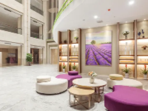 ลาว็องด์ โฮเต็ล-จี้หนิง ปาร์ตี้สคูลบิลดิ้ง โรงแรมในจี่หนิง
