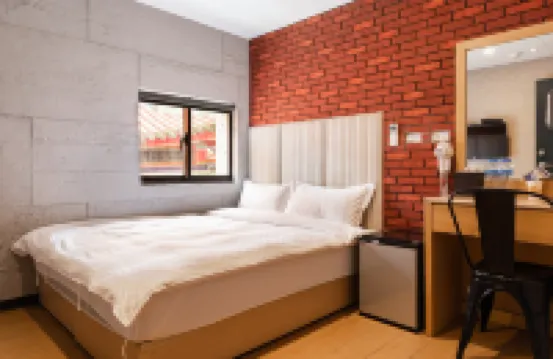 Longshan Hotel