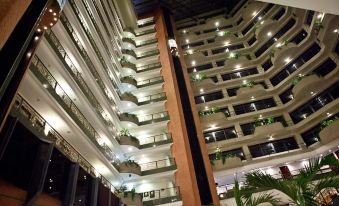 Hotel Embassy Suites by Hilton Valencia