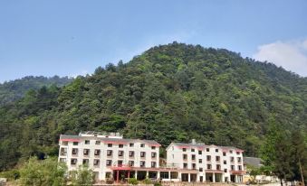 You & Me Resort Hotel - Housity