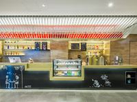 青岛中央商务区亚朵轻居酒店 - 大堂酒廊
