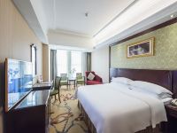 维也纳酒店(深圳国际会展中心福海桥头店) - 豪华大床房