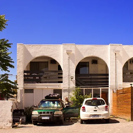 Adelaide Travellers Inn Backpackers Hostel
