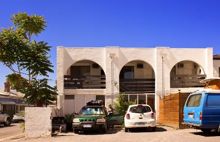 Adelaide Travellers Inn Backpackers Hostel Отели в г. Фуллартон