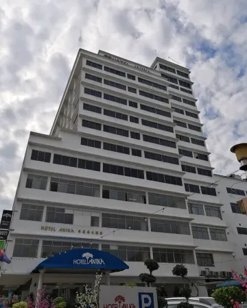 Hotel Anika Kluang Отели рядом с достопримечательностью «Taman Intan Kluang»