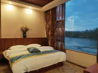 Shiping Qianhe Homestay