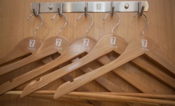 7 Days Premium (Guangzhou Shangxiajiu Chenjiaci Metro Station)