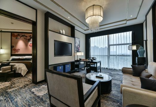 1. 야티안 호텔..