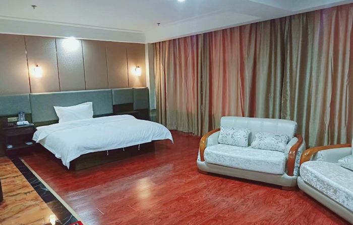 Yongning Huating Business Hotel