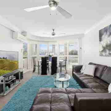 Kirra Palms Holiday Apartments Rooms