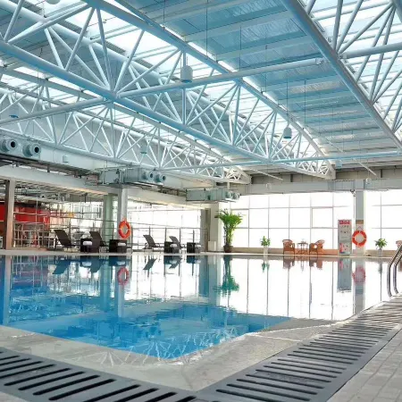 JingHang Holiday Hotel
