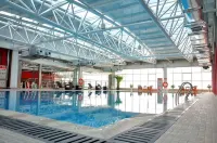 JingHang Holiday Hotel - Pools