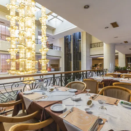 Huimei Hotel Отели рядом с достопримечательностью «Железнодорожная станция Чанпин»
