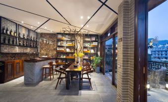 Phoenix Youran Qingsu Hotel