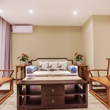Baoli Shijia Boutique Hotel (Luohe Xushe Middle School Shop)