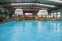 Shuishi Forest Hot Spring Resort - Pools