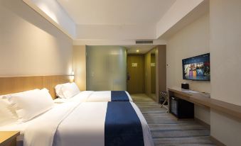 Center International Hotel