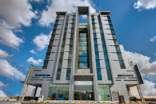 The S Hotel Al Barsha Отели рядом с достопримечательностью «Дубай Спортс Сити»