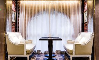 Carlos Hotel (Qingtian high speed railway station store)