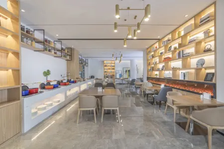 Joynice Hotel (Huangshan Tunxi Old Street,Xin'an Riverside) Отели рядом с достопримечательностью «CPC Wannan Special Committee Former Site»