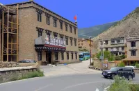 Hongyunge Hotel Hotels in Ren Village