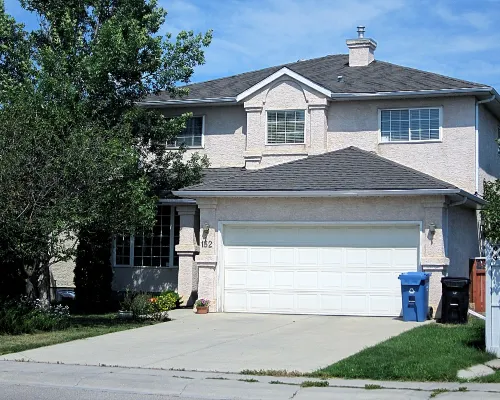 Brother Li Homestay Hotels in Calgary