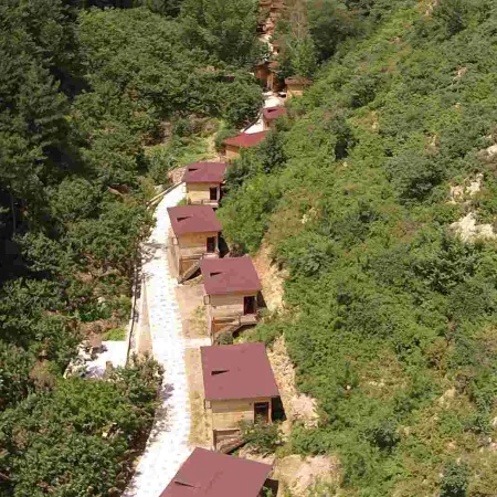 Wuling Mountain's Shouyuzirangjingba Guesthouse