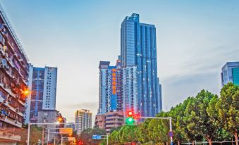 Vienna Hotel (Wuhan Lingjiaohu Wanda Metro Station) - Housity
