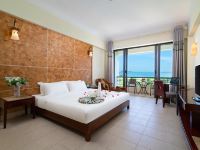 三亚椰林滩大酒店 - 180度豪华海景大床房