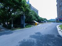 镇江火车站南徐大道亚朵酒店 - 酒店附近