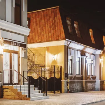 Roxen Hotel&Spa Hotels near The Triumphal Arch