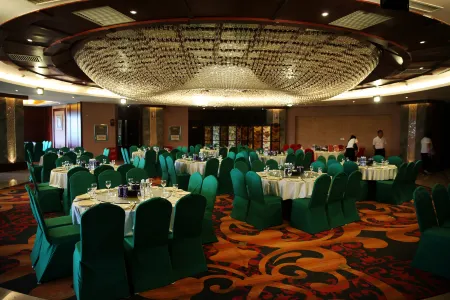 Baoyu Longhua Hot Spring Hotel