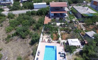 Apartments Villa Velin