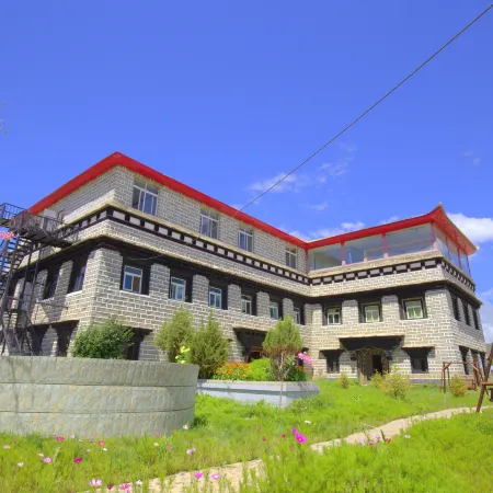 Daocheng Yunqi Mountain House Inn