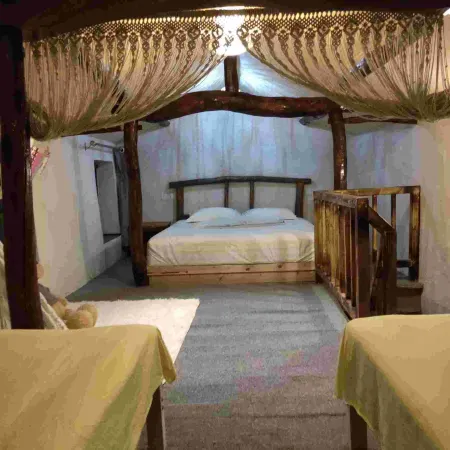 Linzhou Yishanju Mountain Residence Homestay (Shibanyan Xiantaishan Scenic Area)