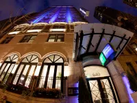 Holiday Inn Express CHICAGO - MAGNIFICENT MILE by IHG Hotels near Wicker Park